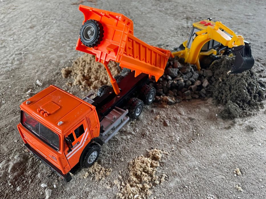 Оренда екскаватора, оренда самосвала. ЗБ кільця, кришки, днища