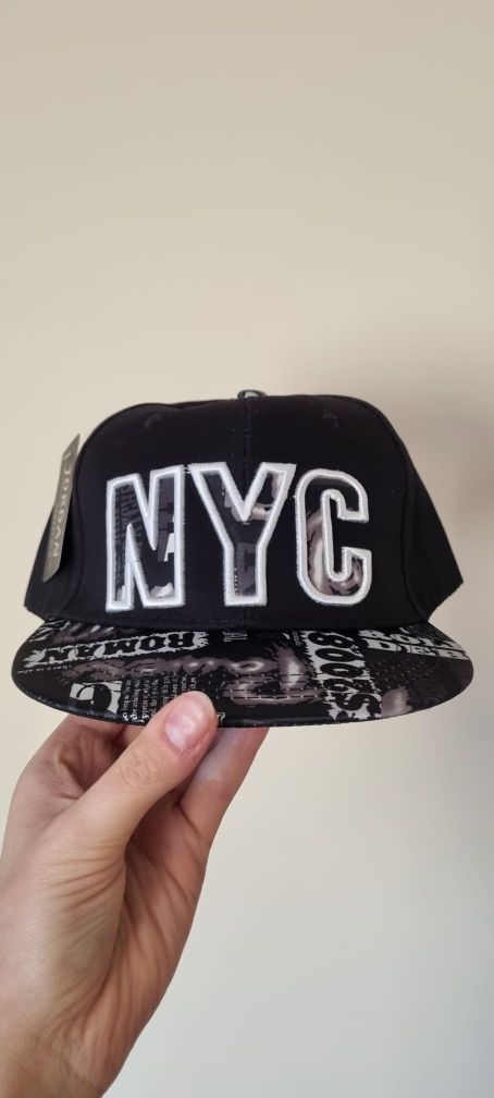 Czapka" NYC"z prostym daszkiem czarna