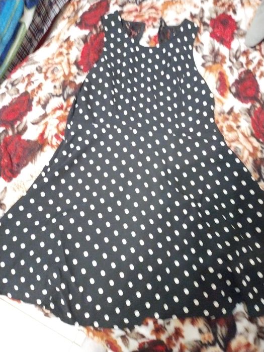 Продам коротку  сукню в горошок