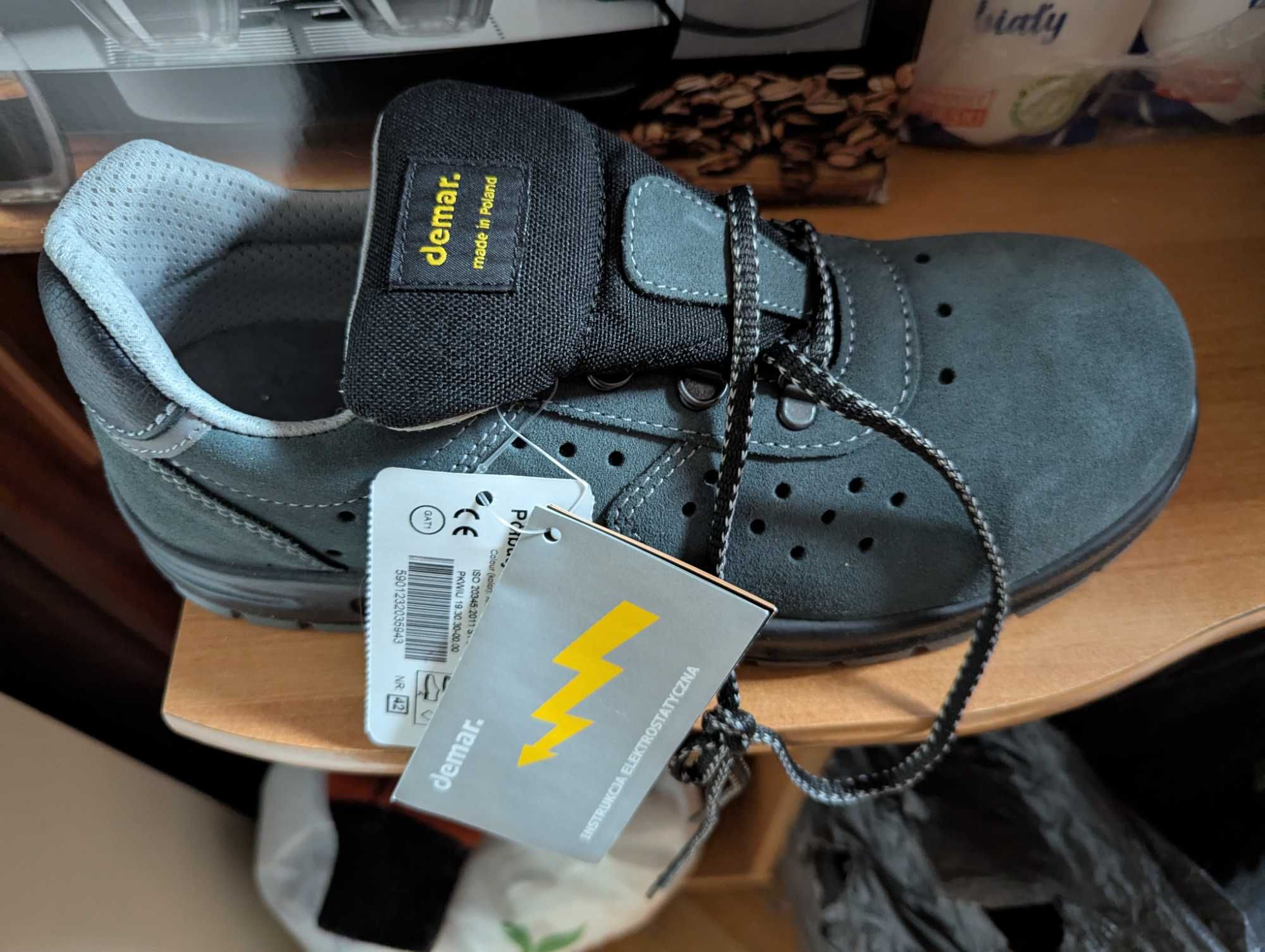Nowe buty robocze Demar ALTER 7016 S1 SRC rozmiar 42