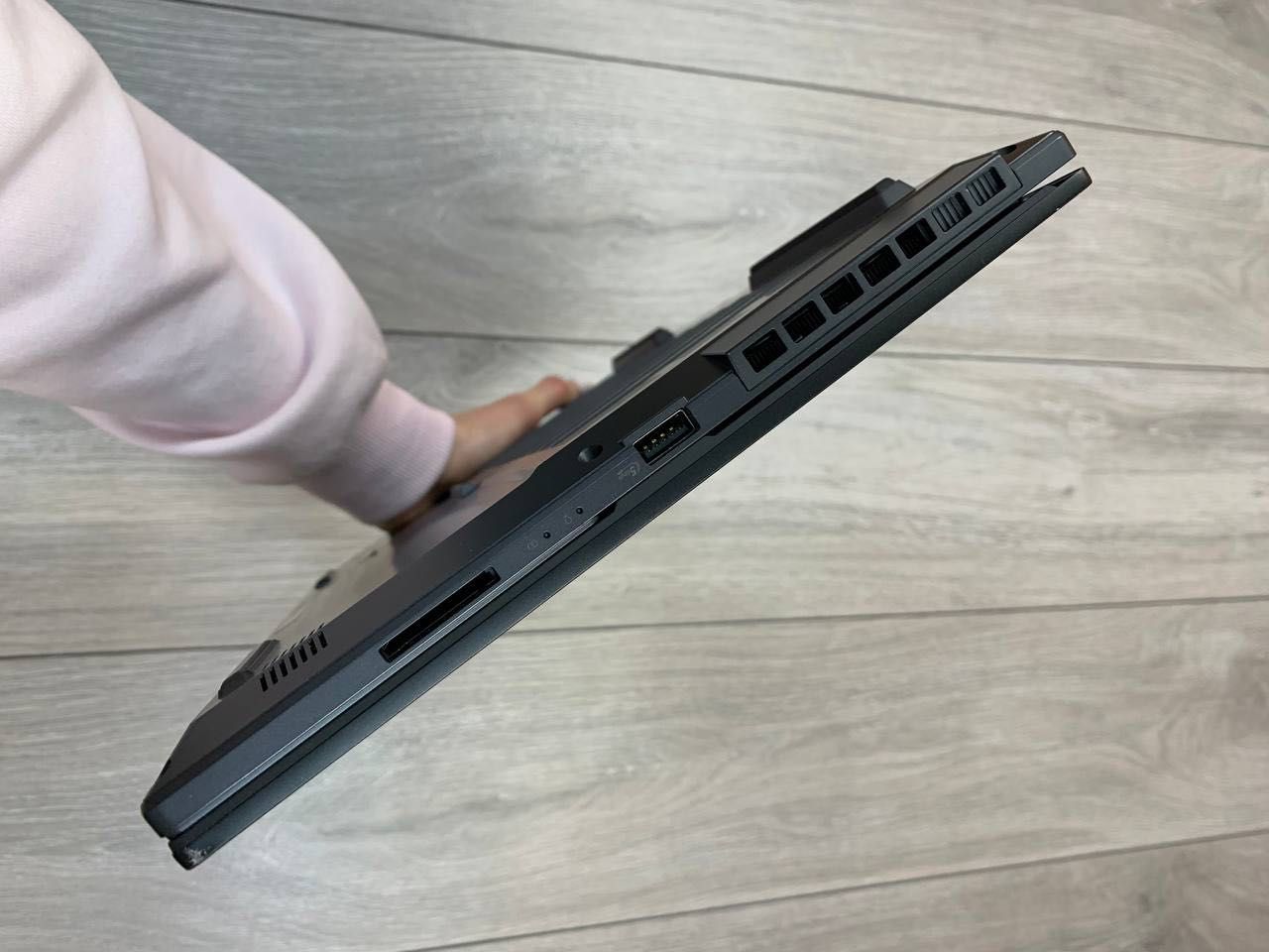 15,6 OLED Asus Vivobook Pro 15 RTX3050 6gb/ U7 155H/1tb/16gb/DDR5 5600