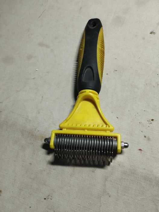 Для собак і кішок чисалка шерсті