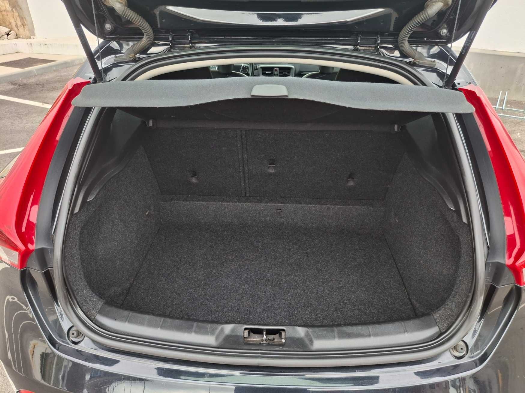 Volvo V40 1.6 D2 Momentum 170000km