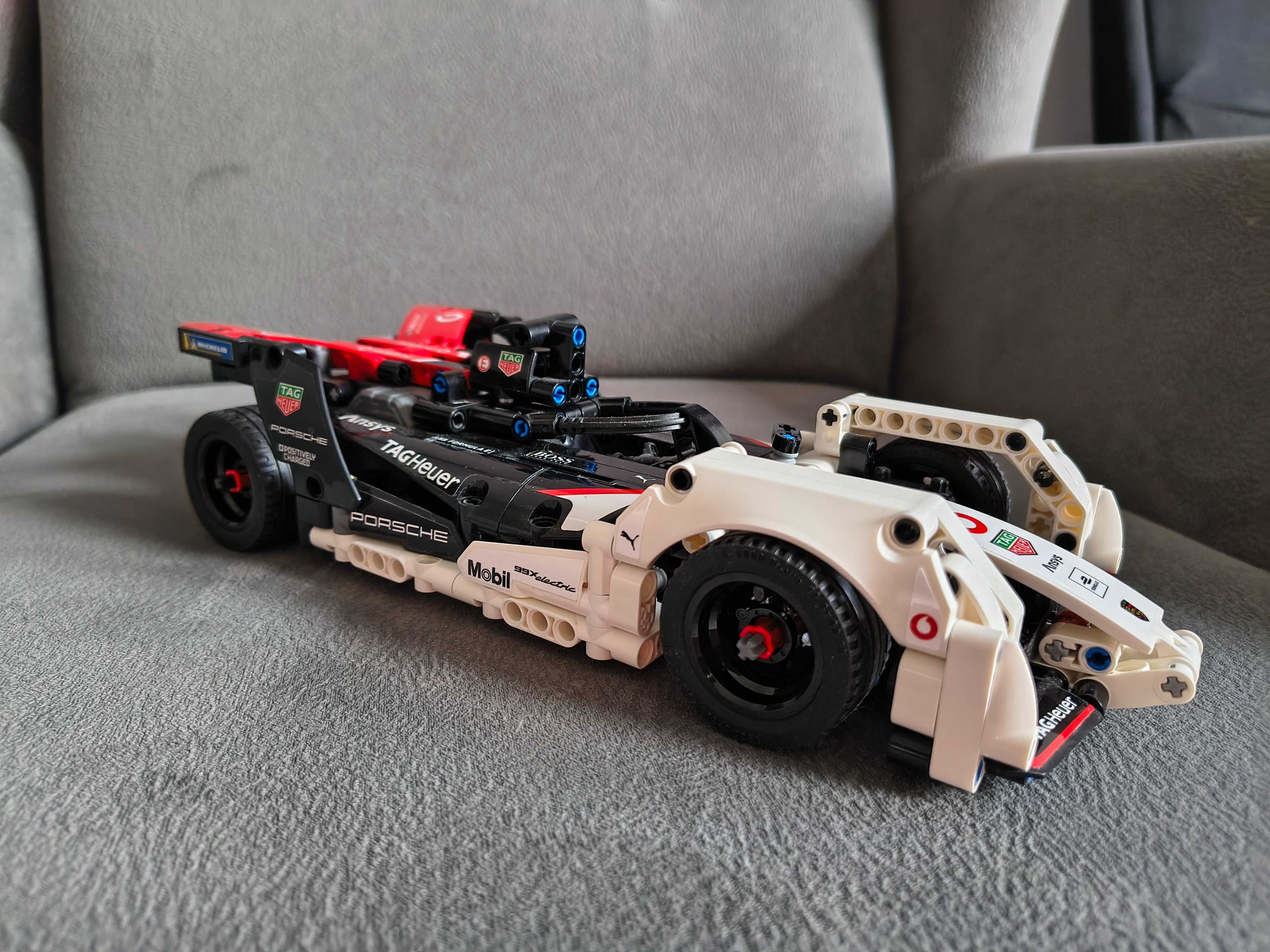 LEGO 42137 Formula E® Porsche 99X Electric