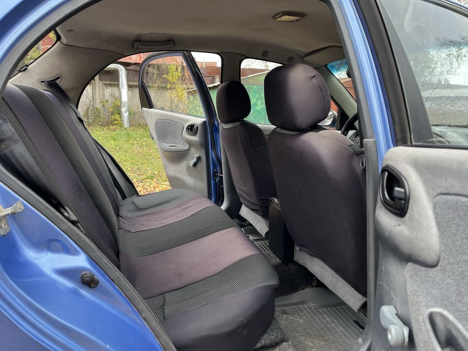 Продам автомобіль повністю обслужений, вкладень не потребує.