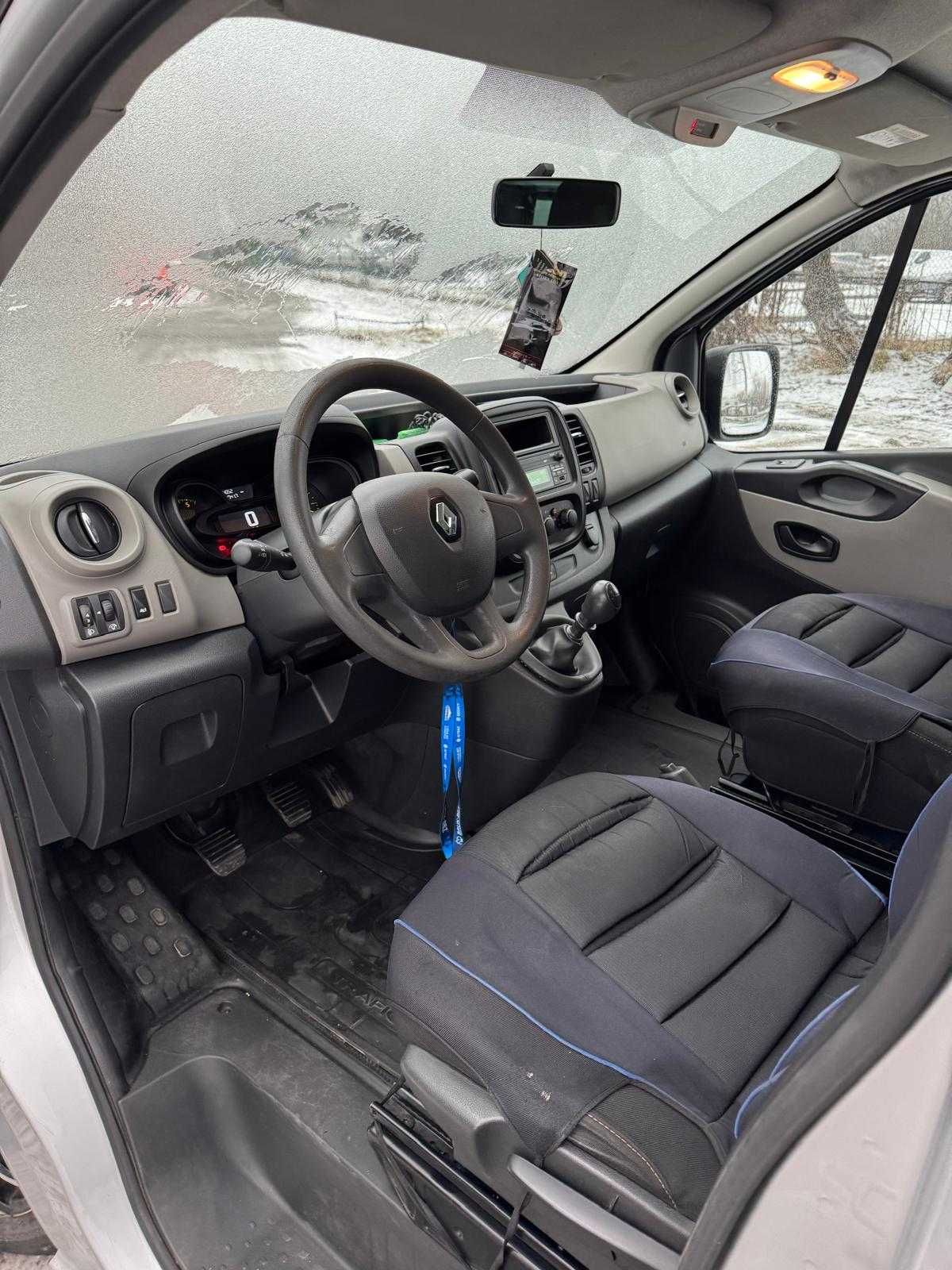 Renault Trafic Bus