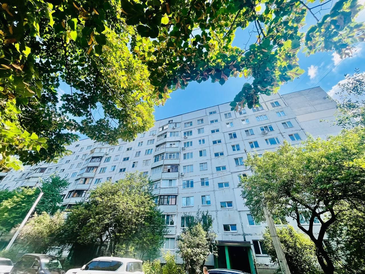 Продам 3-кім. квартиру на Олексіївці, пр. Перемоги, 48, М Перемога