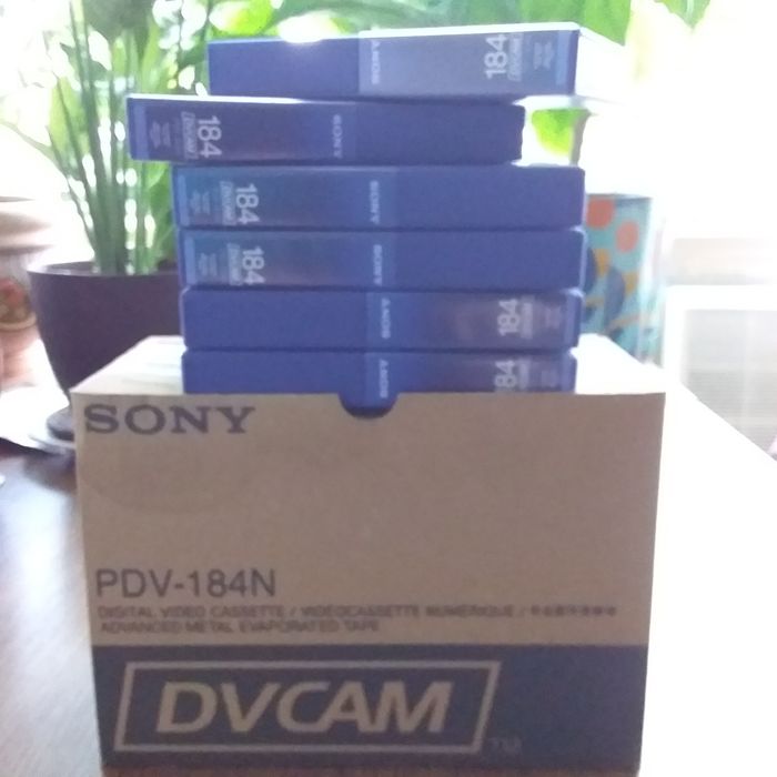 Кассеты SONY PDV-184N и для видеокамеры (маленькие)