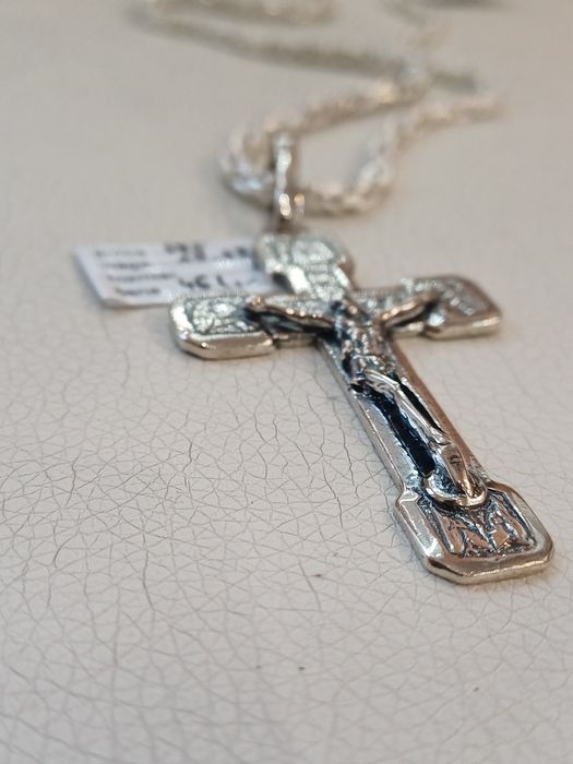 Srebrna zawieszka krzyż