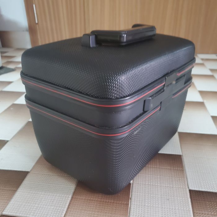 Necessaire, porta maquilhagem, joias ou afins