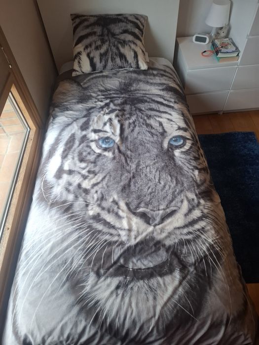 Capa edredon cama solteiro  com imagem tigre.