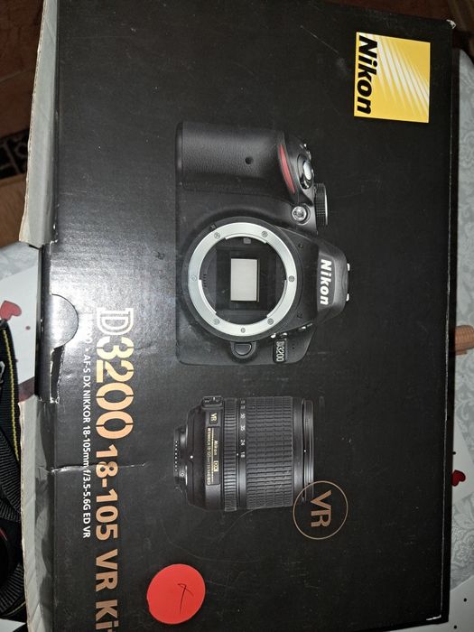 Продам фотоапарат Nikon D3200 18-105VR Kit