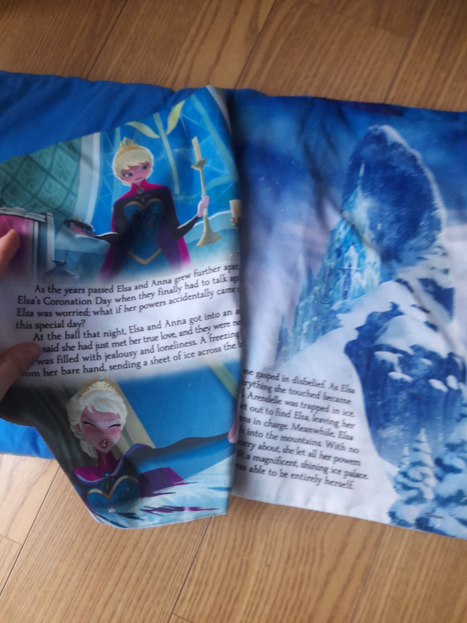 Poduszka pluszowa książka Kraina Lodu Frozen