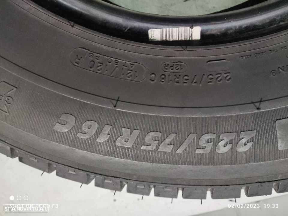 2 pneus semi novos 225-75r16c michelin - oferta da entrega 120 EUROS