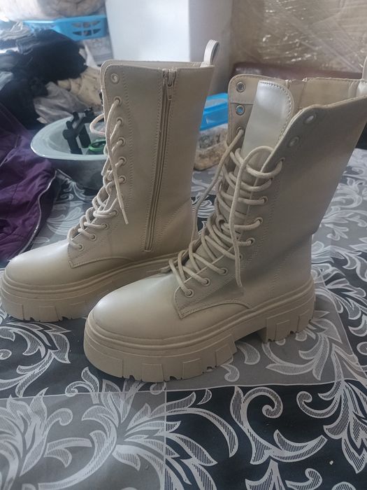 Botas novas nunca usadas