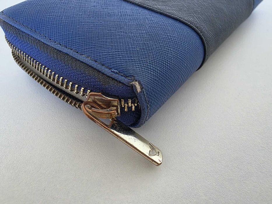 Carteira Armani Jeans Azul e Preta com Fecho