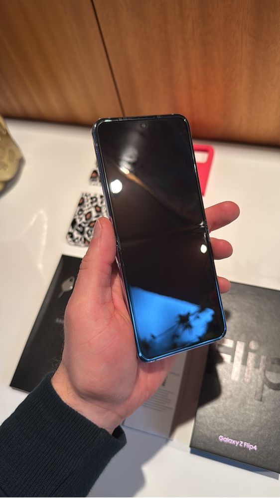 Samsung galaxy z flip 4 como novo