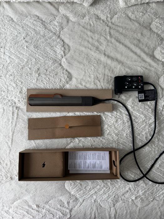 Alisador secador de cabelo Dyson Airstrait