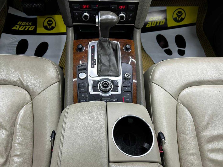 Audi Q7 2013 року