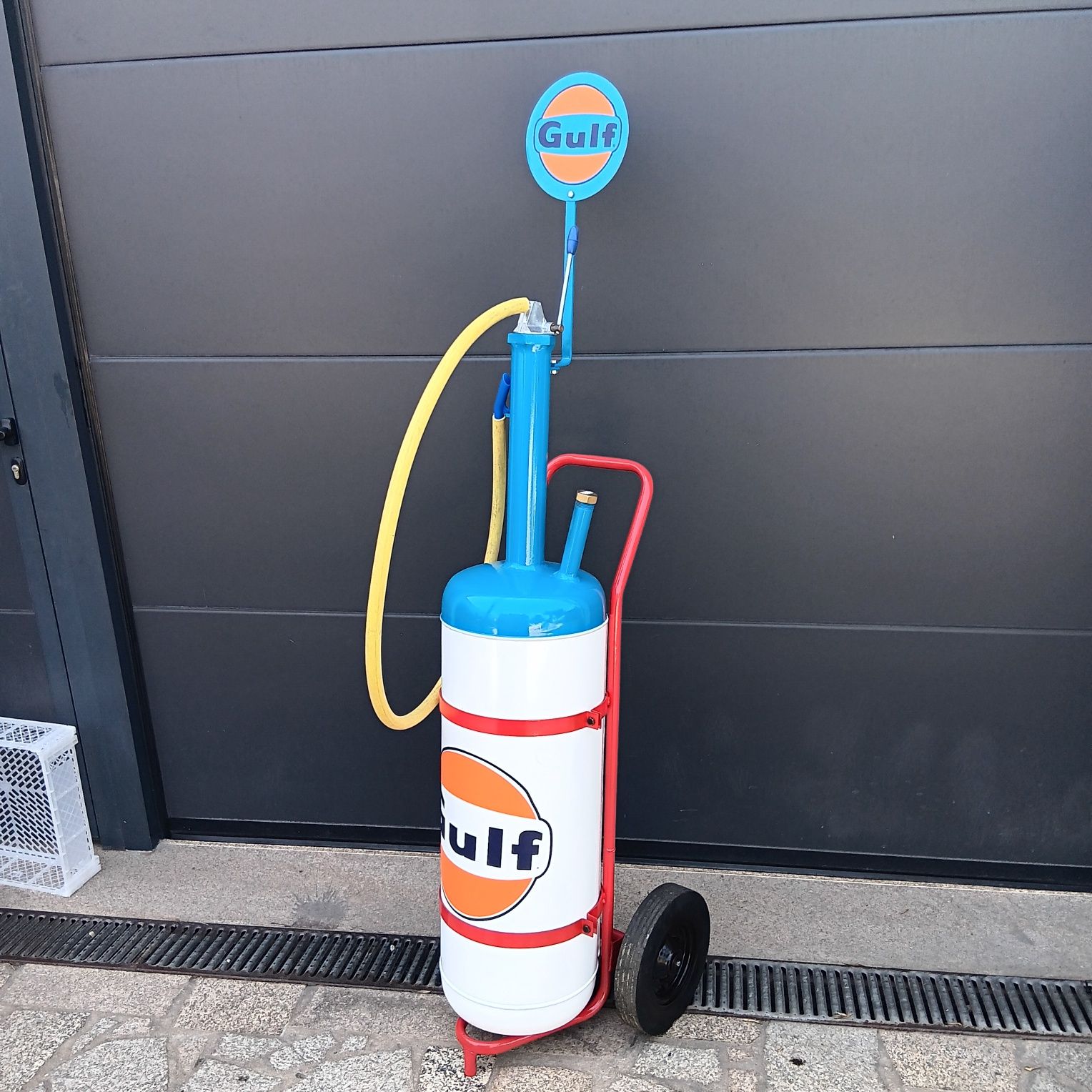 Bomba de gasolina marca antiga