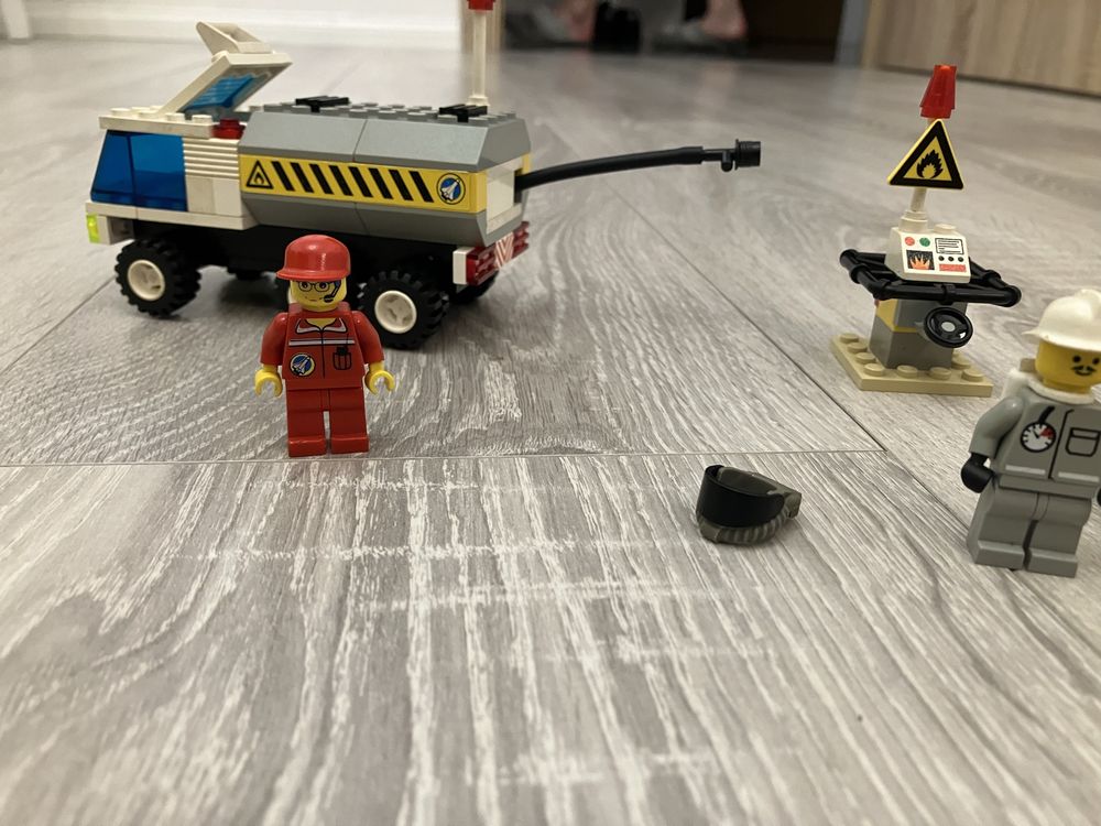 Lego system city space port 6459 - Fuel Truck