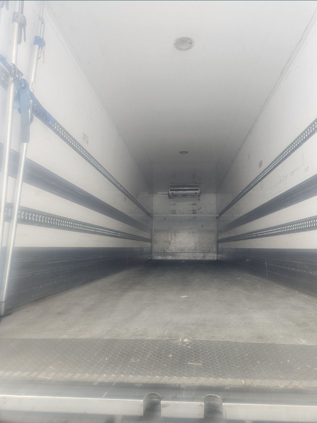 Vende-se Camião Frigorífico DAF XF 105.460 com Motor Thermo Kin