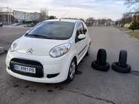 Автомобіль