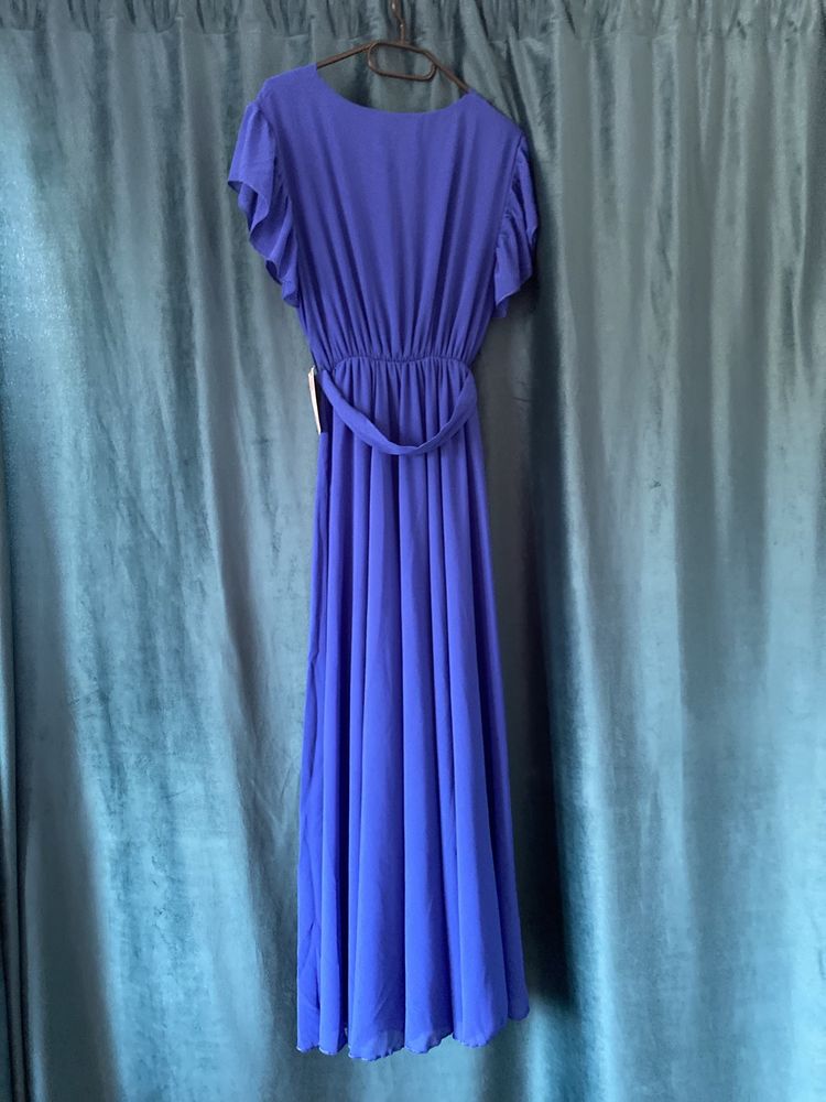 Maxi sukienka plus size rozkloszowana. Chabrowa