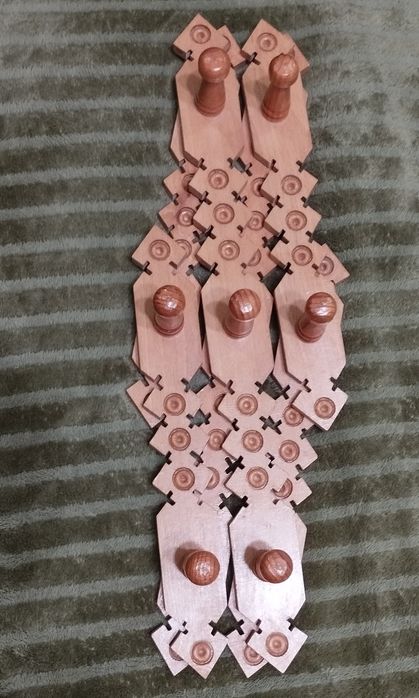 Дерев'яна вішалка