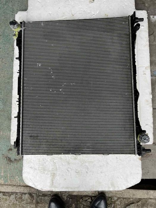 Land Rover Discovery 5 радіатор