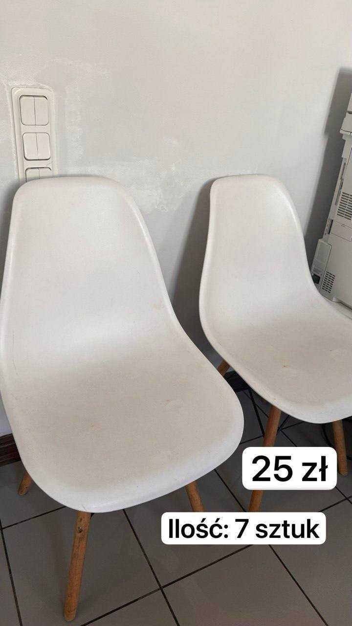 Wyprzedaż mebli biurowych!
Ceny – od 5 złotych!