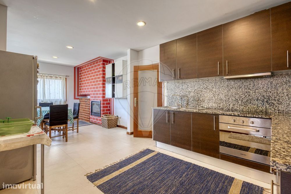 Moradia T4 para venda