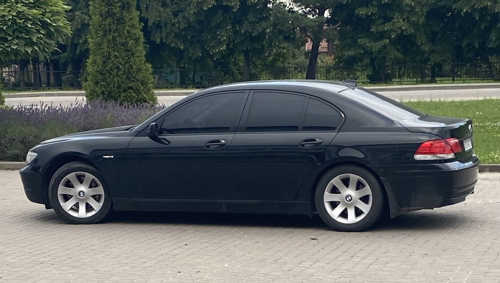 Бмв 740і е65.