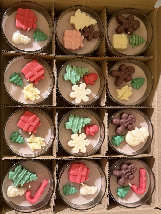 Piękna świeczka sojowa świąteczna