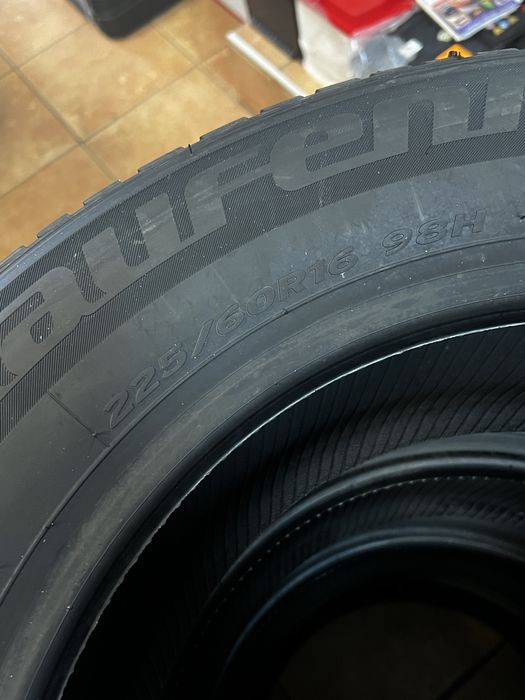 Зимняя резина 225/60R16 Laufenn