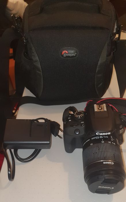 Máquina fotográfica 100D