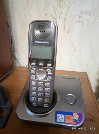 Продам беспроводной телефон Panasonic за 450 руб