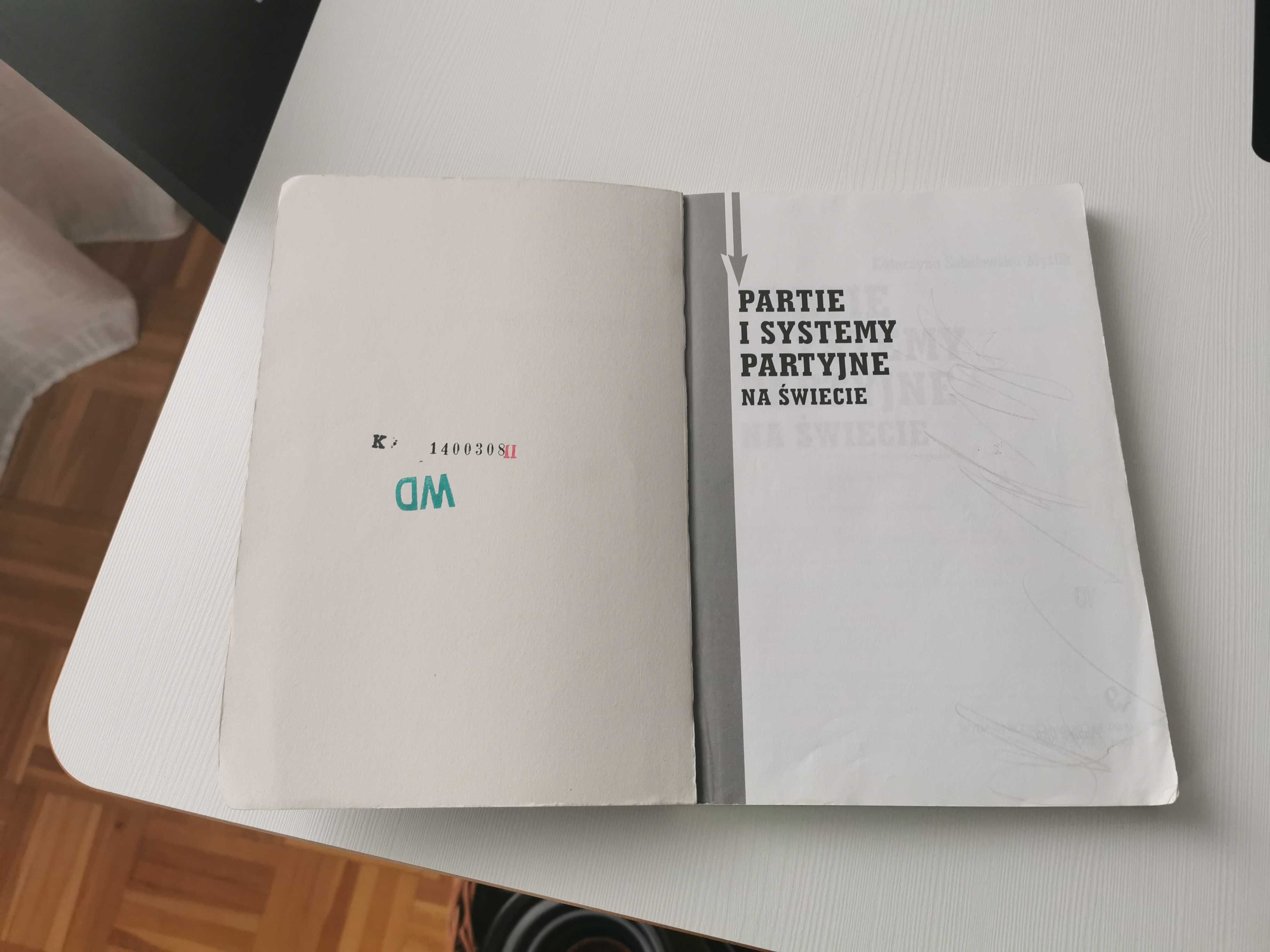 Książka Partie i systemy partyjne na świecie Sobolewska