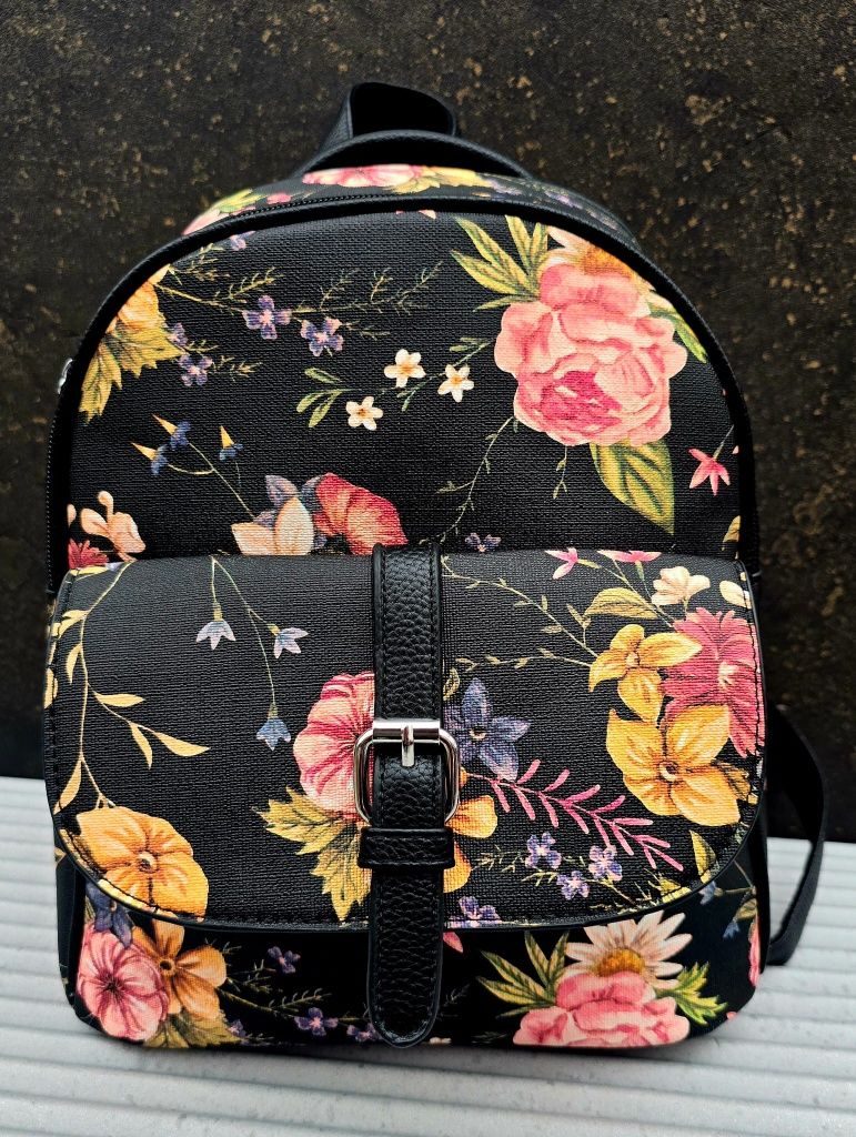 Nowy modny plecak damski marki Marco Contti kwiaty czarny