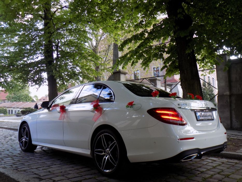 Auto do ślubu. Mercedes W213 do wynajęcia na ślub.