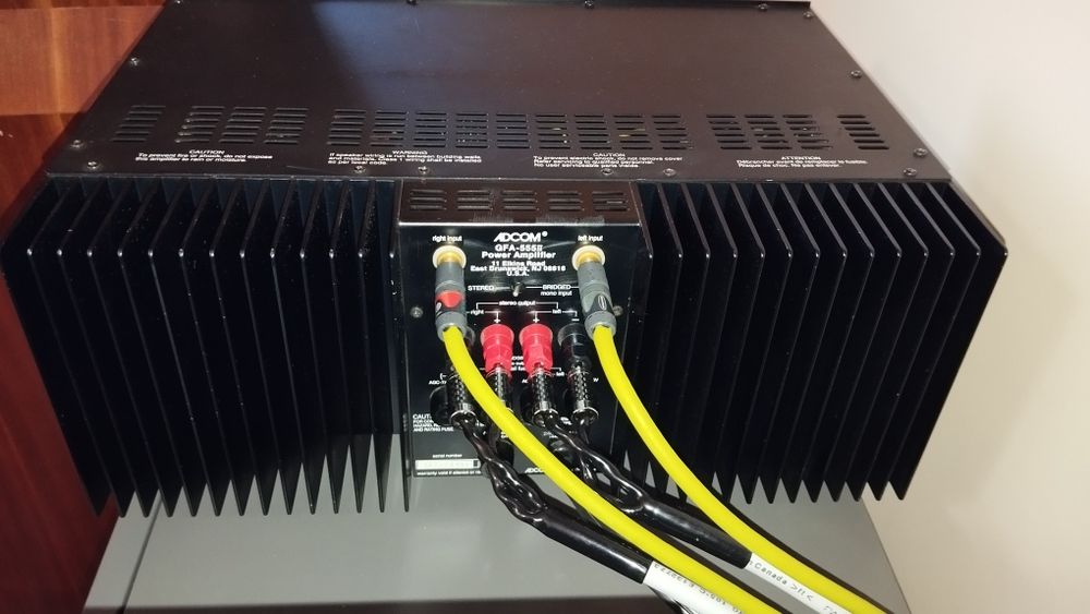 Vendo amplificador de potência ADCOM GFA 555 ll