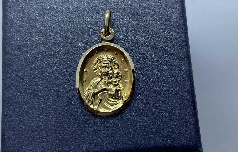 Medalik, zawieszka Matka Boska Częstochowska 3,38g p585 / złoto/ ST