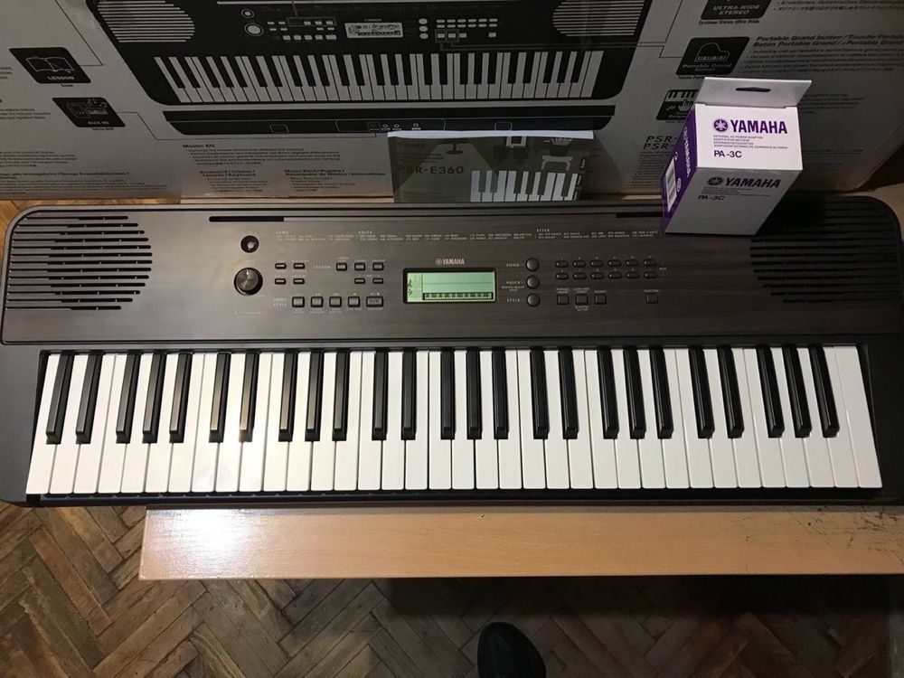 Синтезатор YAMAHA PSR-E360DW