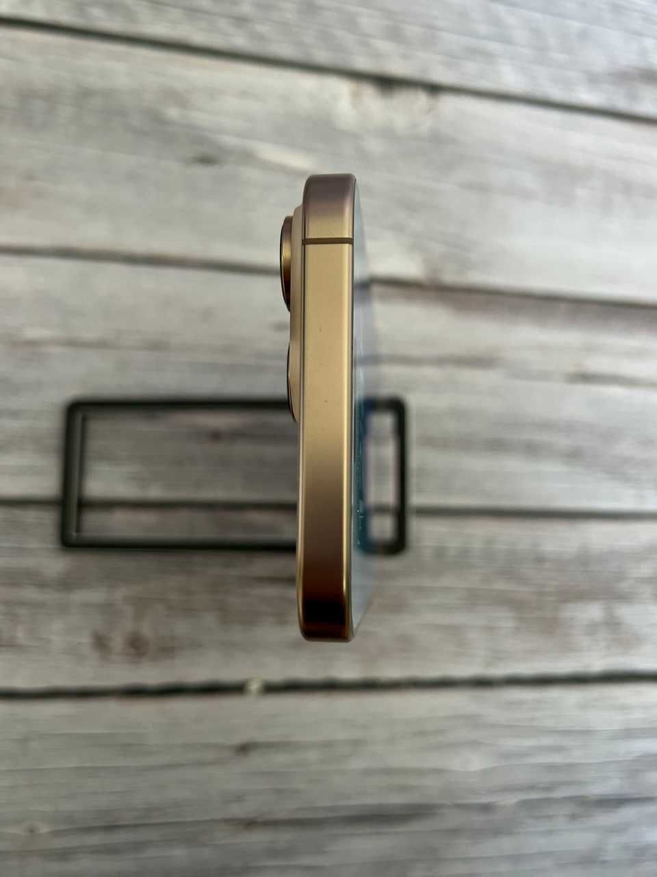 IPhone 16 pro max gold 256gb!!NEVERLOCK!Є пляма.Батарея 100% 80 циклів