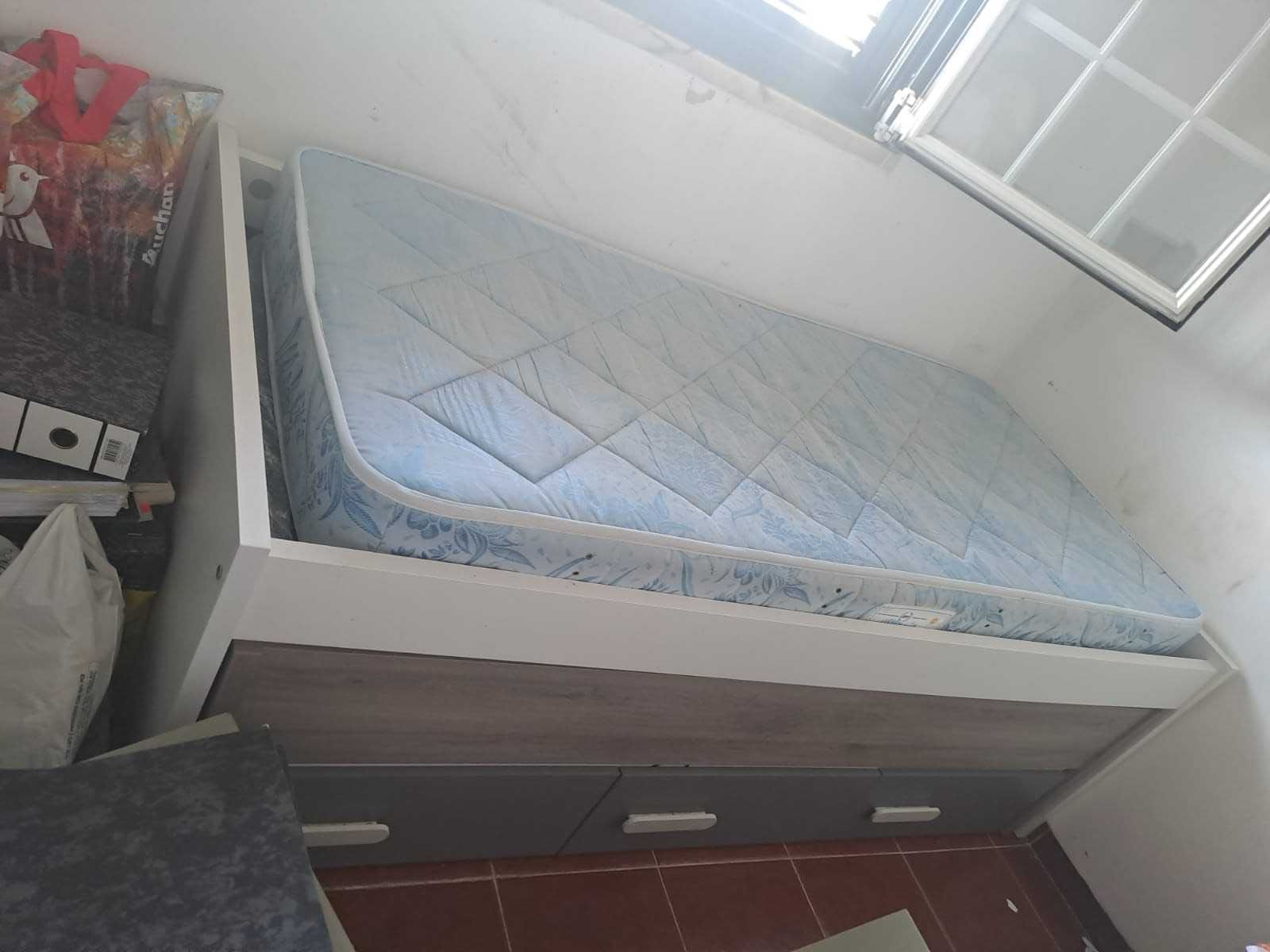 Cama Dupla com 1 colchão