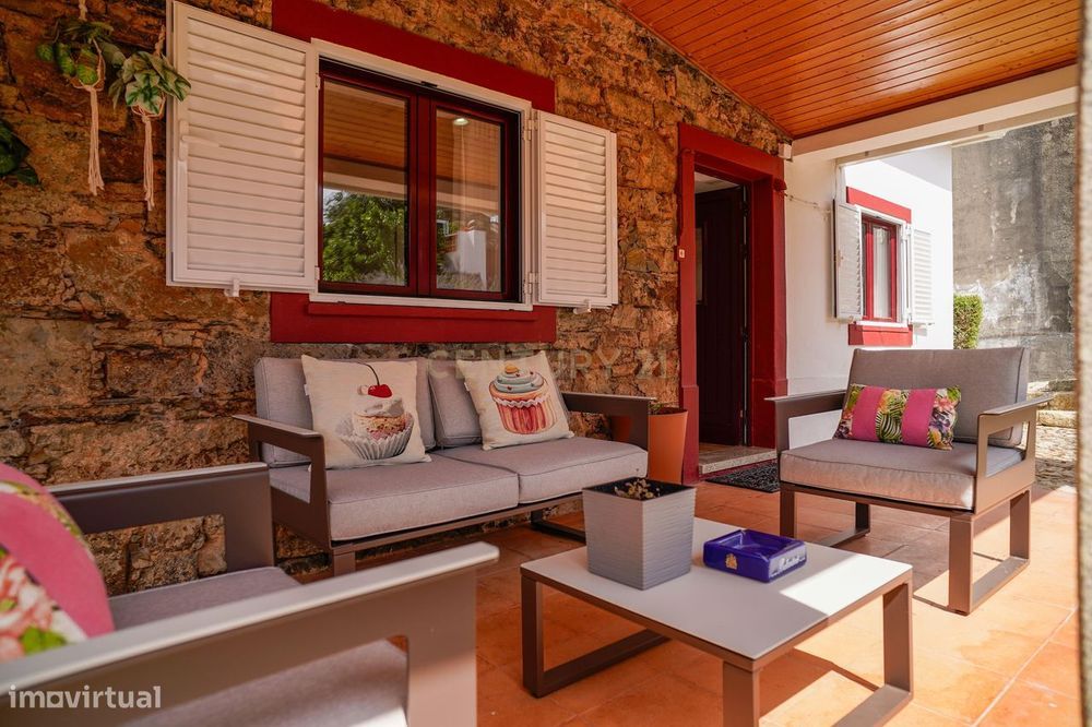 Moradia T3 + 2 Apartamentos Independentes - Sertã