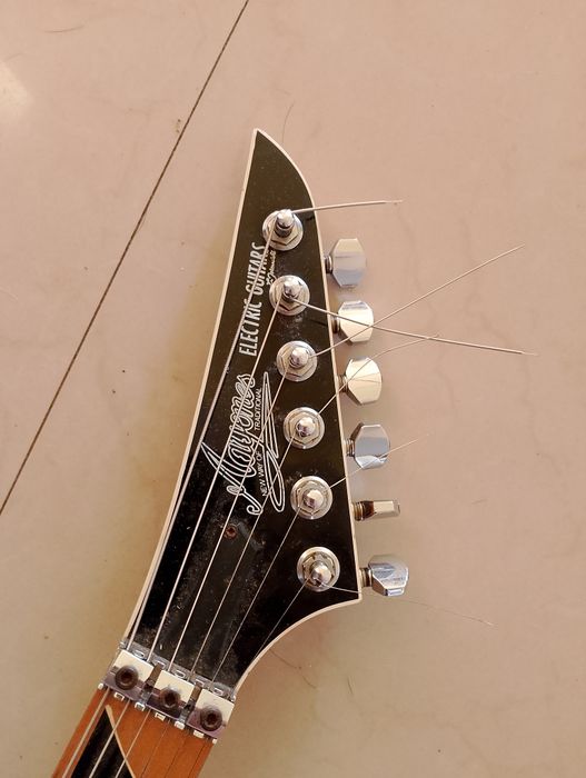 Gitara elektryczna Mayones superstrat (bardzo dobre wyposażenie)