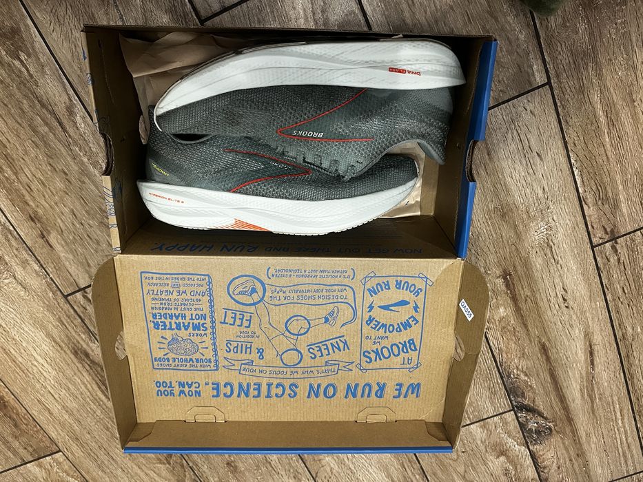 Buty do biegania Brooks Hyperion Elite 3 z karbonem