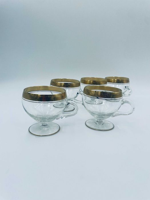 Komplet 5 szklanek na nóżce ze złoconym rantem