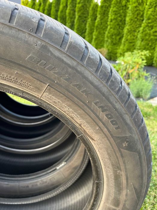 Opony BRIDGESTONE BLIZZAK LM 001, 225/60 R18 104H - 2020 r. używane